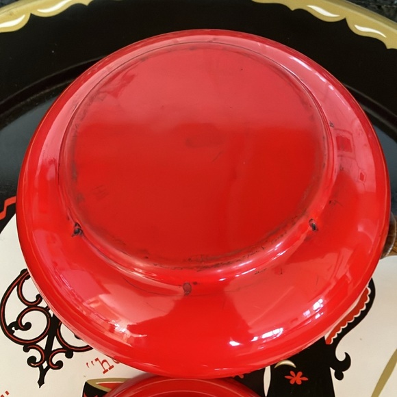 Vintage Enamelware Red Pot With Lid and Wood Handle - Picture 5 of 12